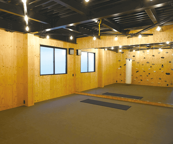 キックボクササイズ / ヨガスタジオ